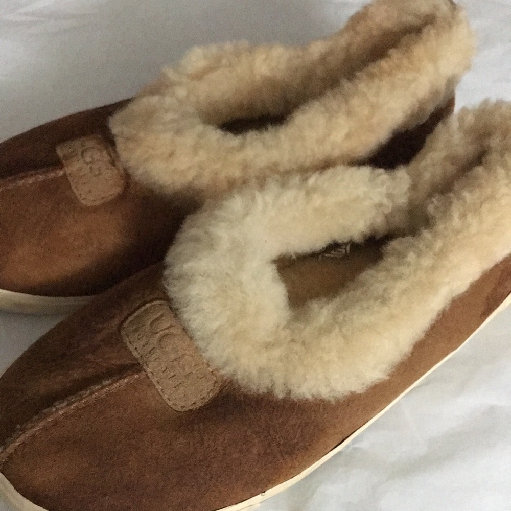 UGG SIZE 6 brown Tan use been wash